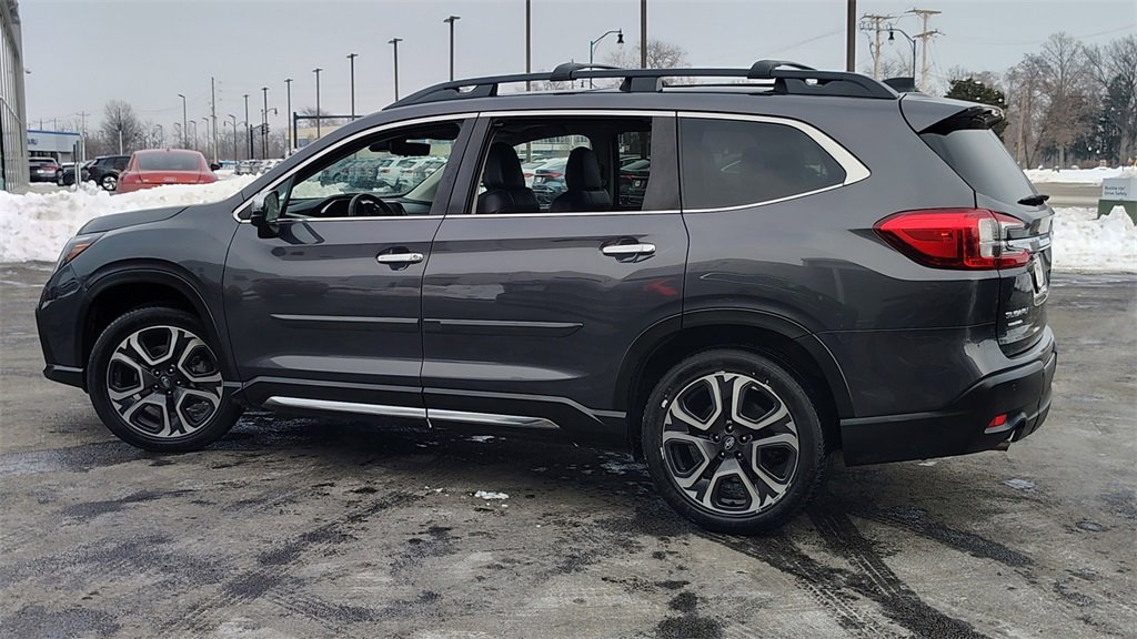 Used 2023 Subaru Ascent Touring image 5