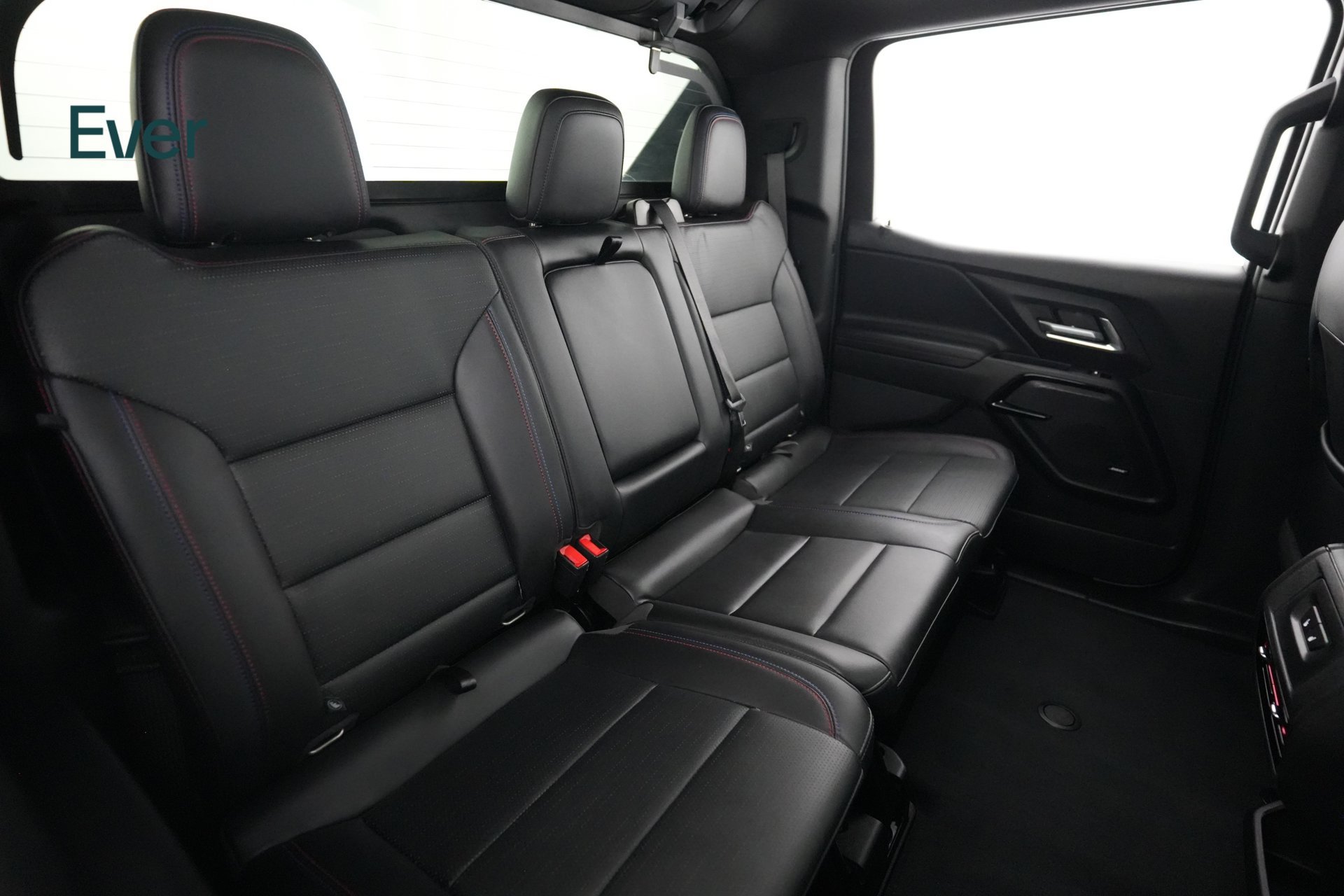 Used 2024 Chevrolet Silverado EV RST AWD/4WD image 5