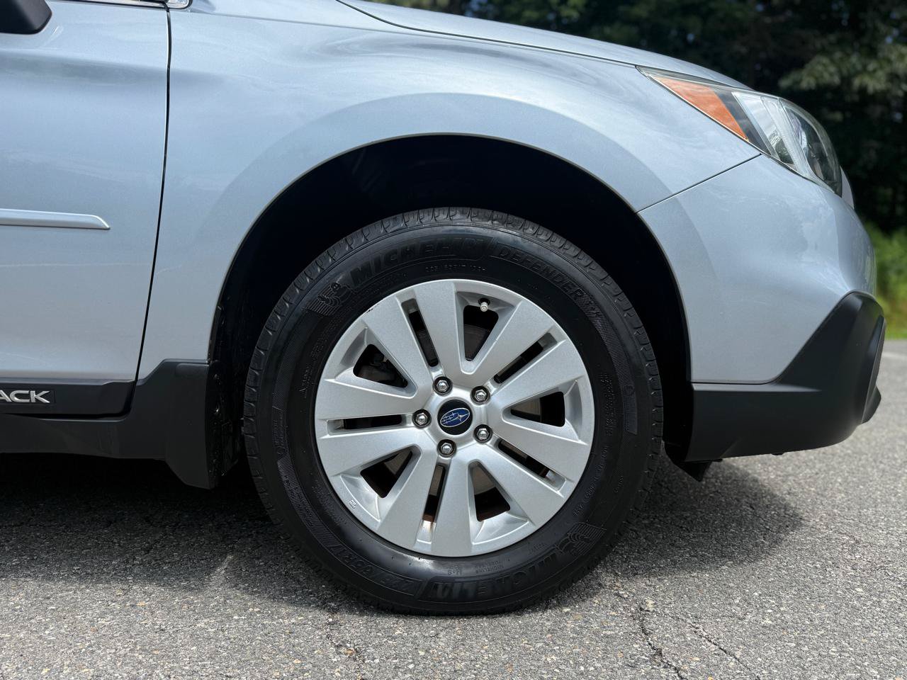 Used 2016 Subaru Outback 2.5i Premium AWD/4WD image 10