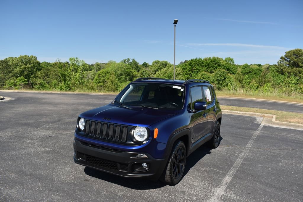 Used 2018 Jeep Renegade Altitude FWD image 2