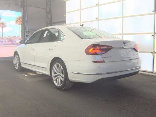 Used 2018 Volkswagen Passat 2.0T SEL Premium image 6