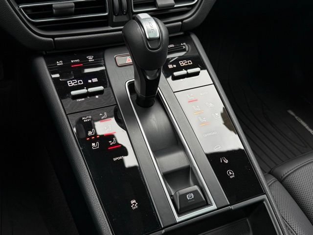 Certified 2026 Porsche Macan AWD/4WD image 22