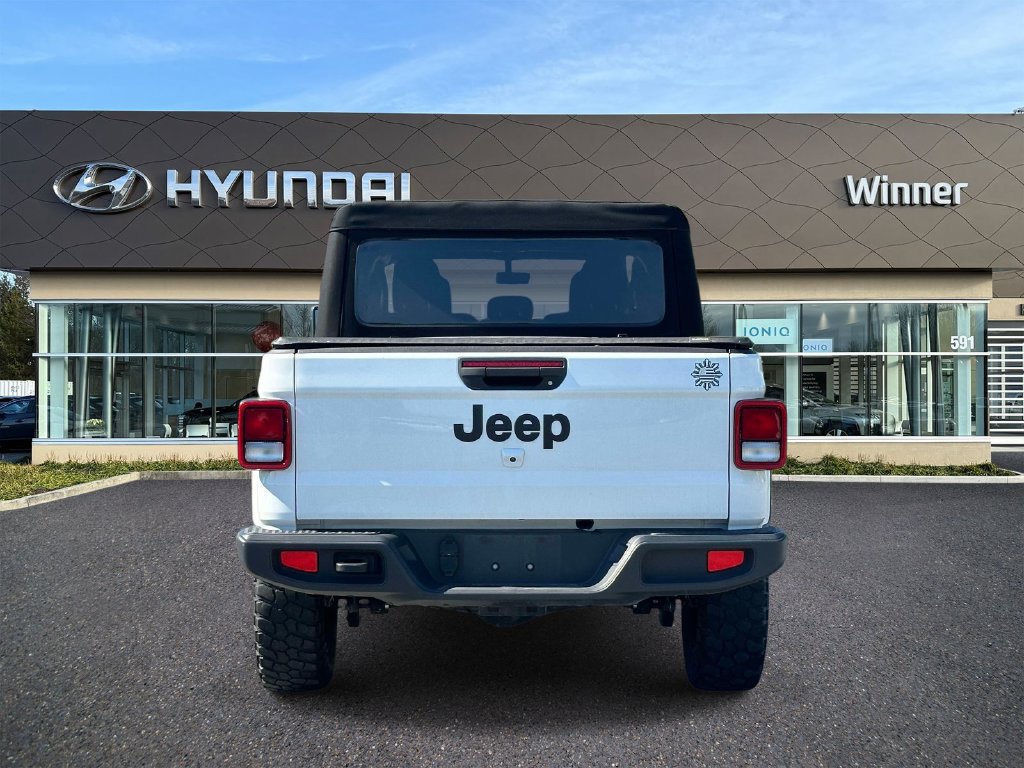 Used 2022 Jeep Gladiator Sport AWD/4WD image 3