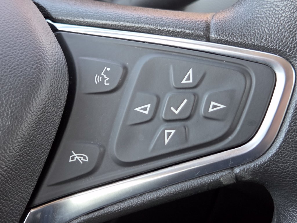 Used 2018 Chevrolet Equinox LS FWD image 9