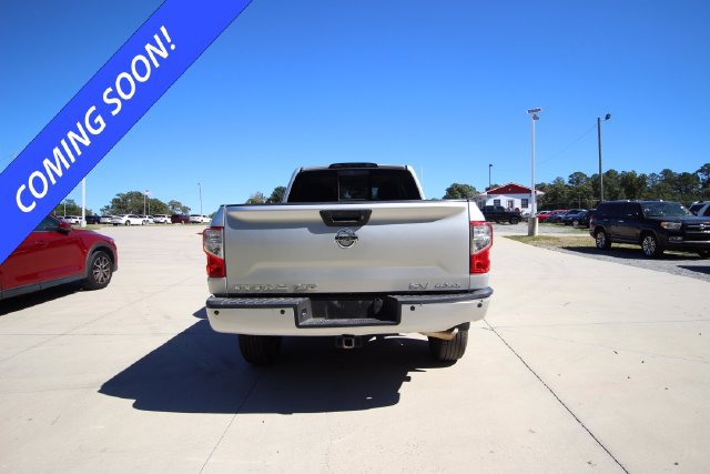 Used 2017 Nissan Titan SV AWD/4WD image 6