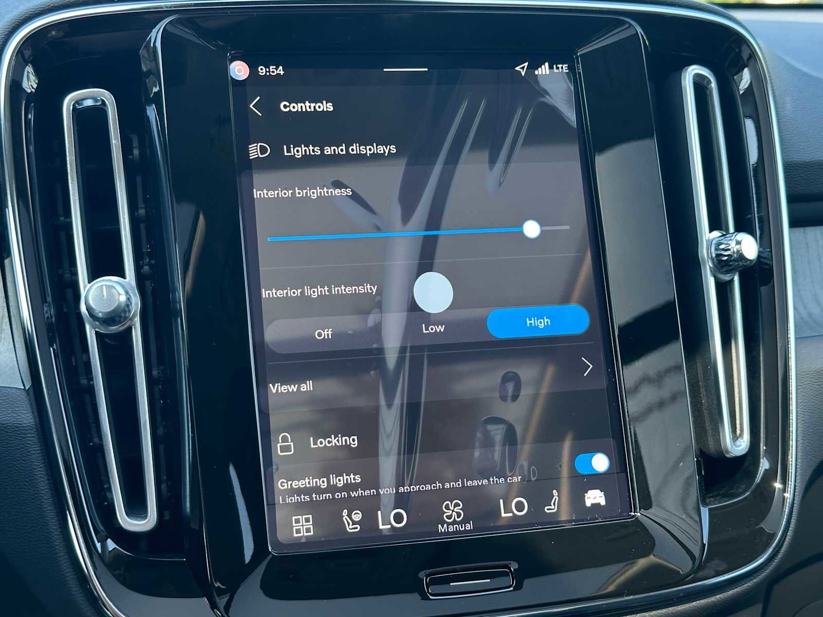 New 2026 Volvo XC40 B5 Ultra w/ Climate Package image 32