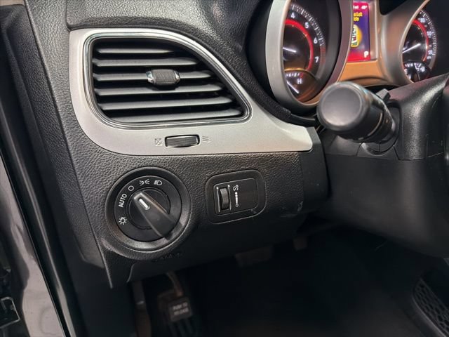 Used 2019 Dodge Journey SE FWD image 13