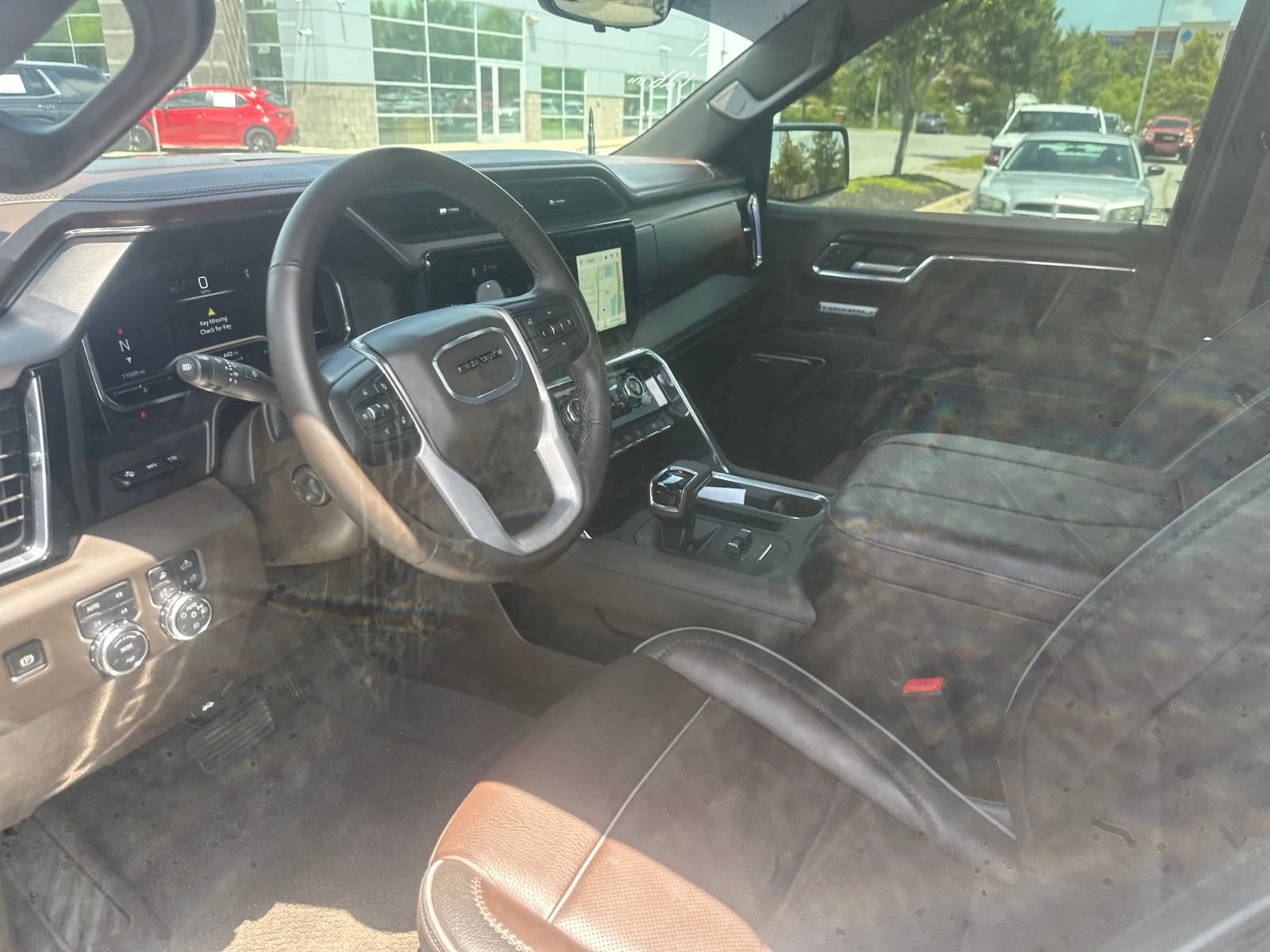 Used 2024 GMC Sierra 1500 Denali w/ Technology Package AWD/4WD image 11