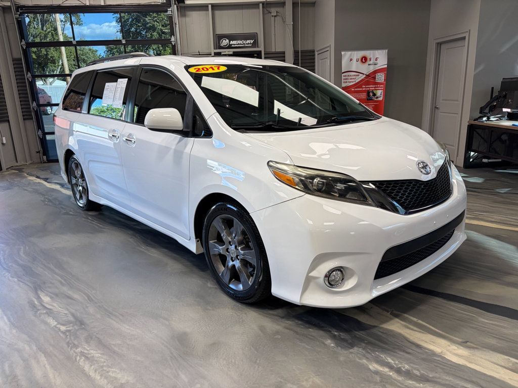 Used 2017 Toyota Sienna SE