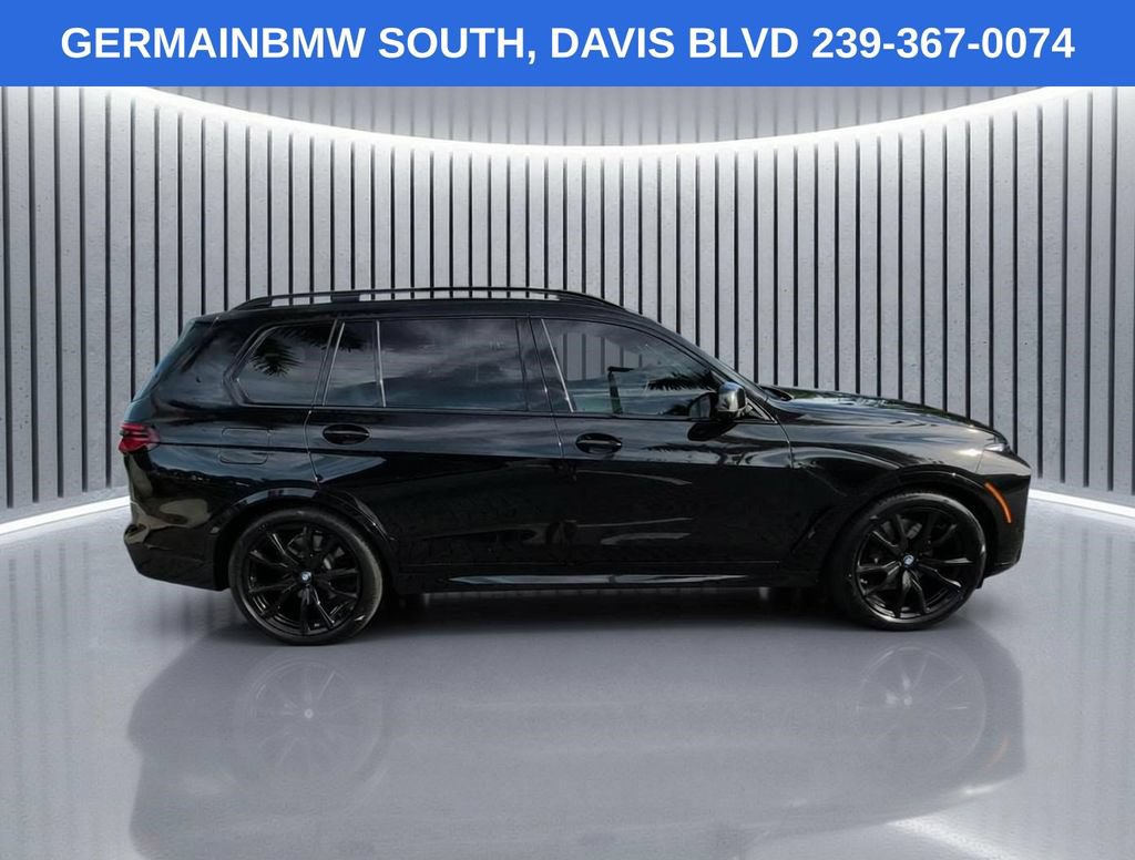 Used 2025 BMW X7 xDrive40i w/ M Sport Package AWD/4WD image 4