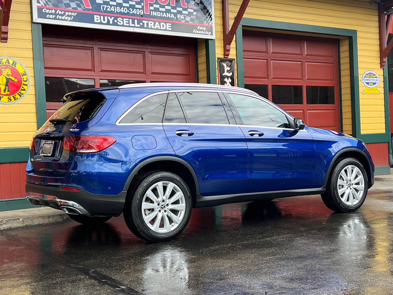 Used 2020 Mercedes-Benz GLC 300 4MATIC w/ Driver Assistance Package image 5