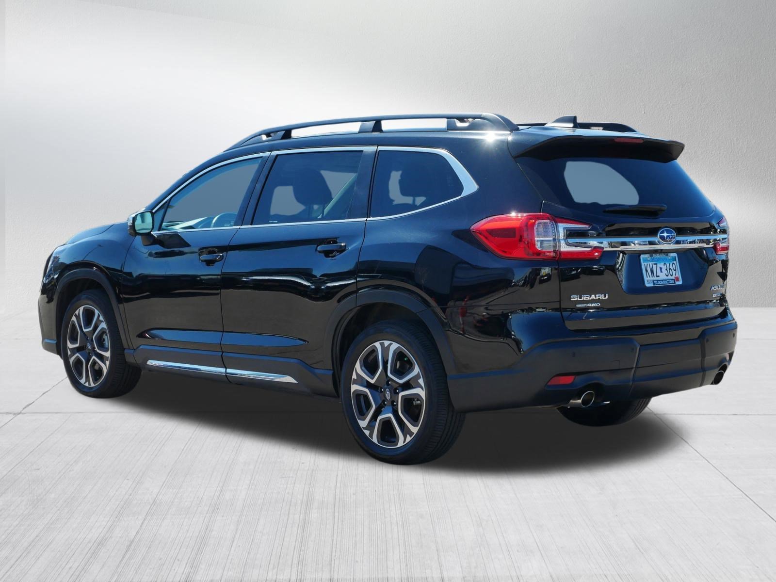 Used 2023 Subaru Ascent Limited w/ Technology Package image 5