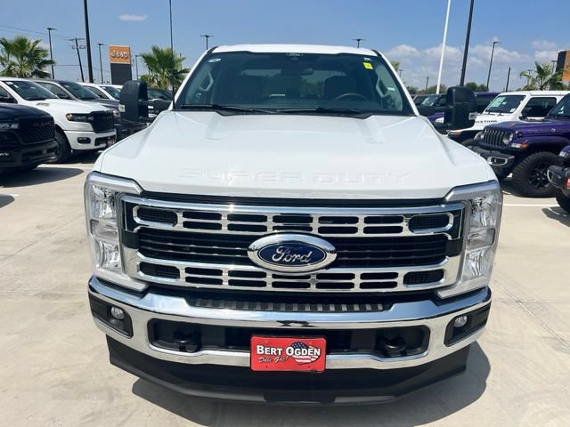 Used 2025 Ford F250 XLT AWD/4WD image 2