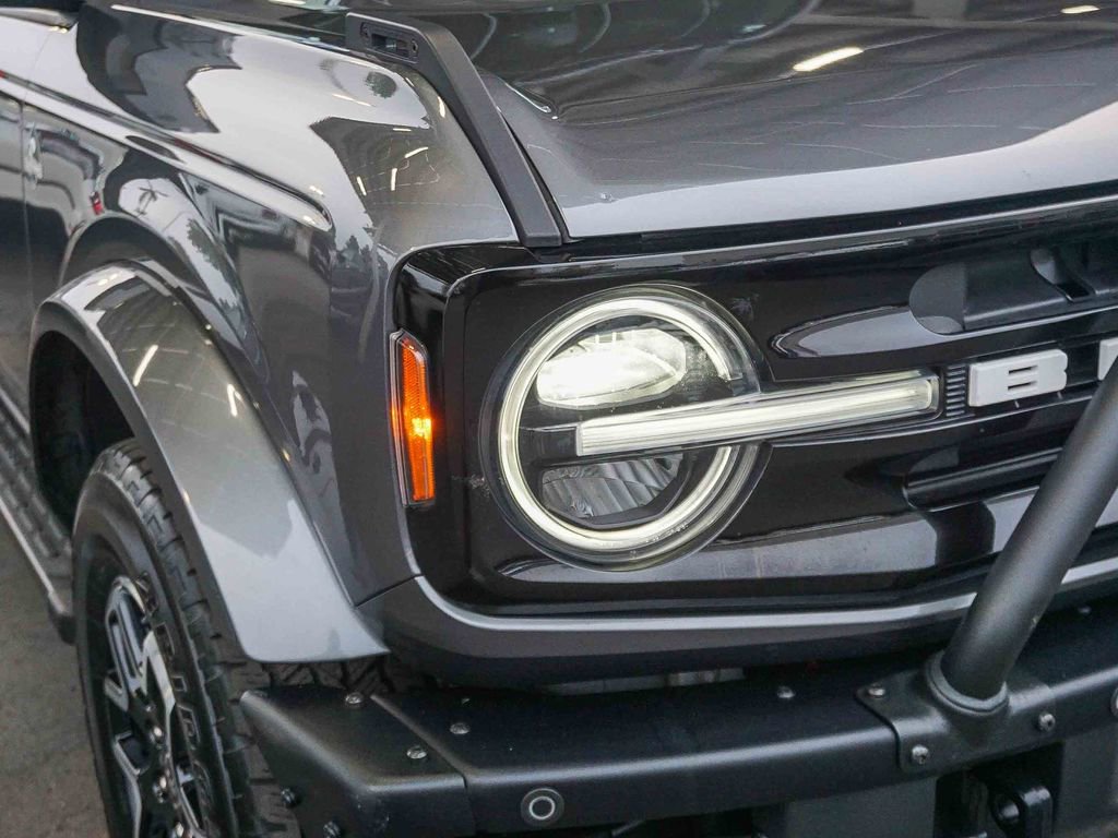 Used 2024 Ford Bronco Outer Banks image 11