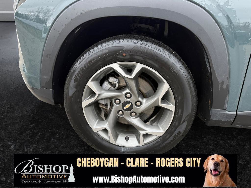 Used 2025 Chevrolet Trax LT image 24