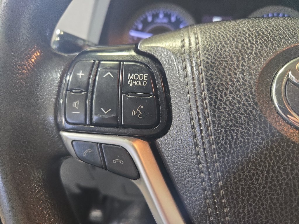 Used 2020 Toyota Sienna L FWD image 21