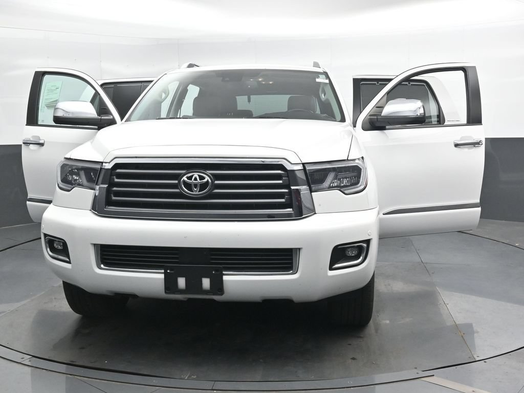 Used 2018 Toyota Sequoia Limited w/ Safety & Convenience Package AWD/4WD image 41