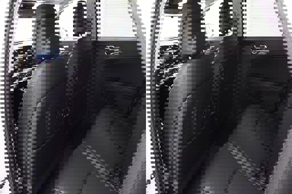 Used 2023 Kia Sportage EX image 11