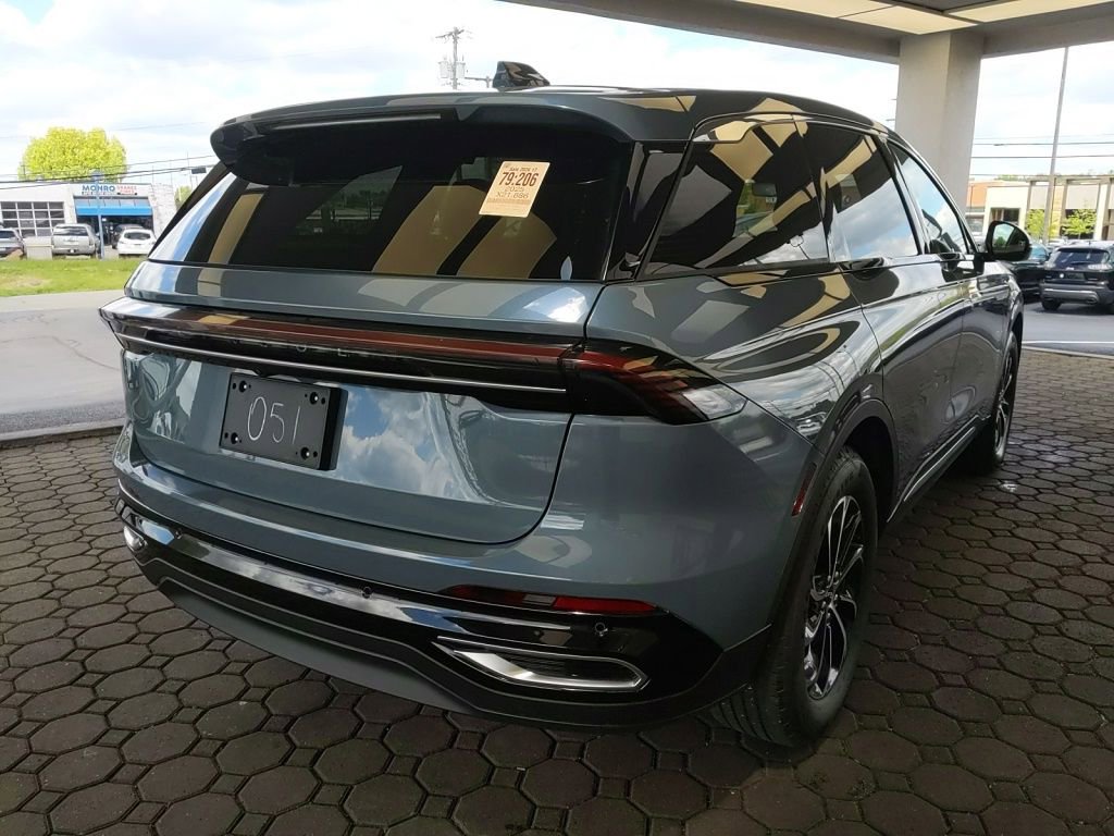 Certified 2025 Lincoln Nautilus Premier AWD/4WD image 6
