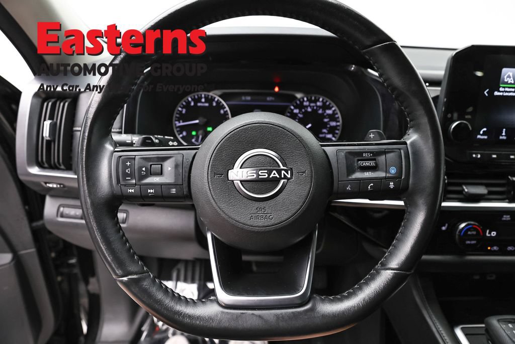 Used 2023 Nissan Pathfinder SL w/ Lighting Package (N92) AWD/4WD image 10