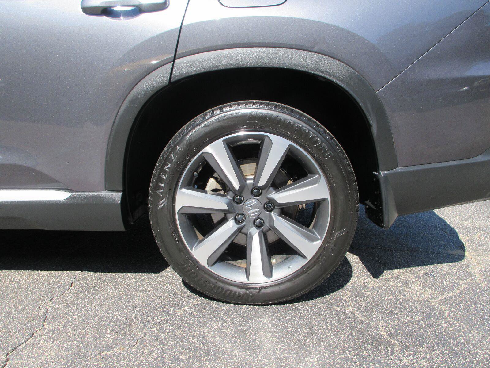 Used 2025 Honda Pilot Elite image 22