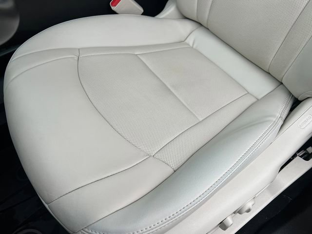 Used 2024 Buick Enclave Essence w/ Experience Buick Package AWD/4WD image 14