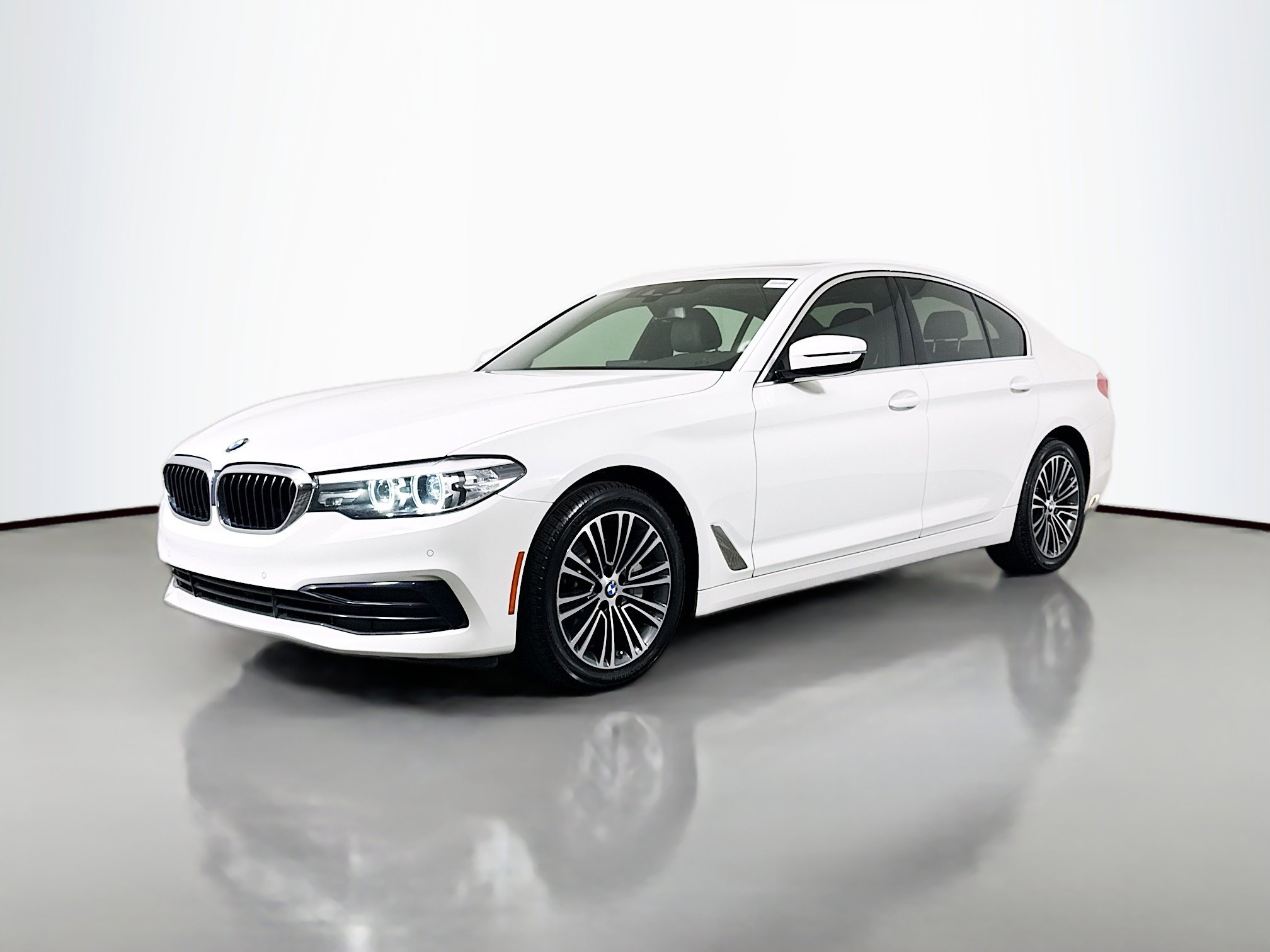 Used 2019 BMW 530i w/ Convenience Package image 4
