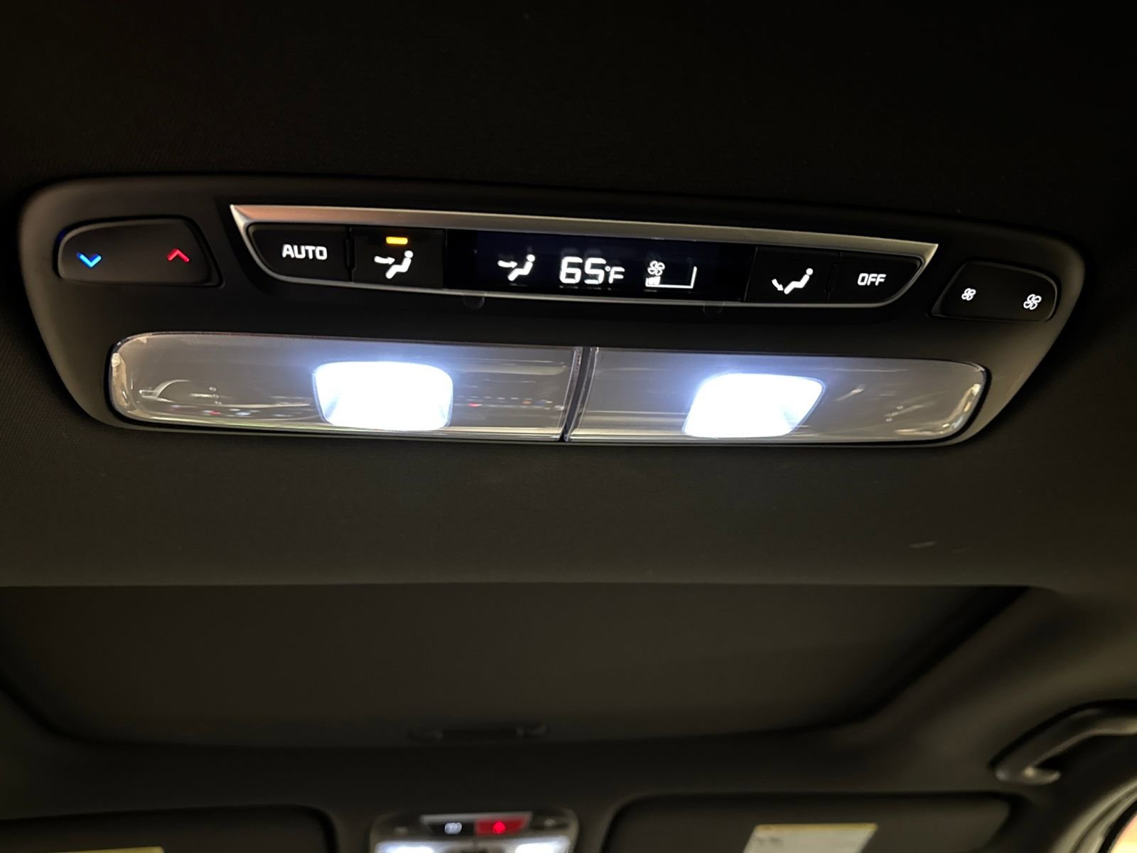 Used 2025 Kia Telluride AWD image 28