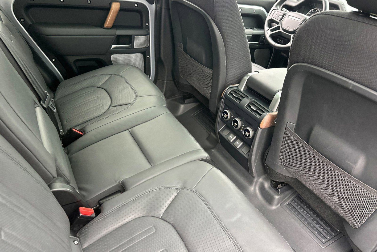 Used 2023 Land Rover Defender 130 X AWD/4WD image 32