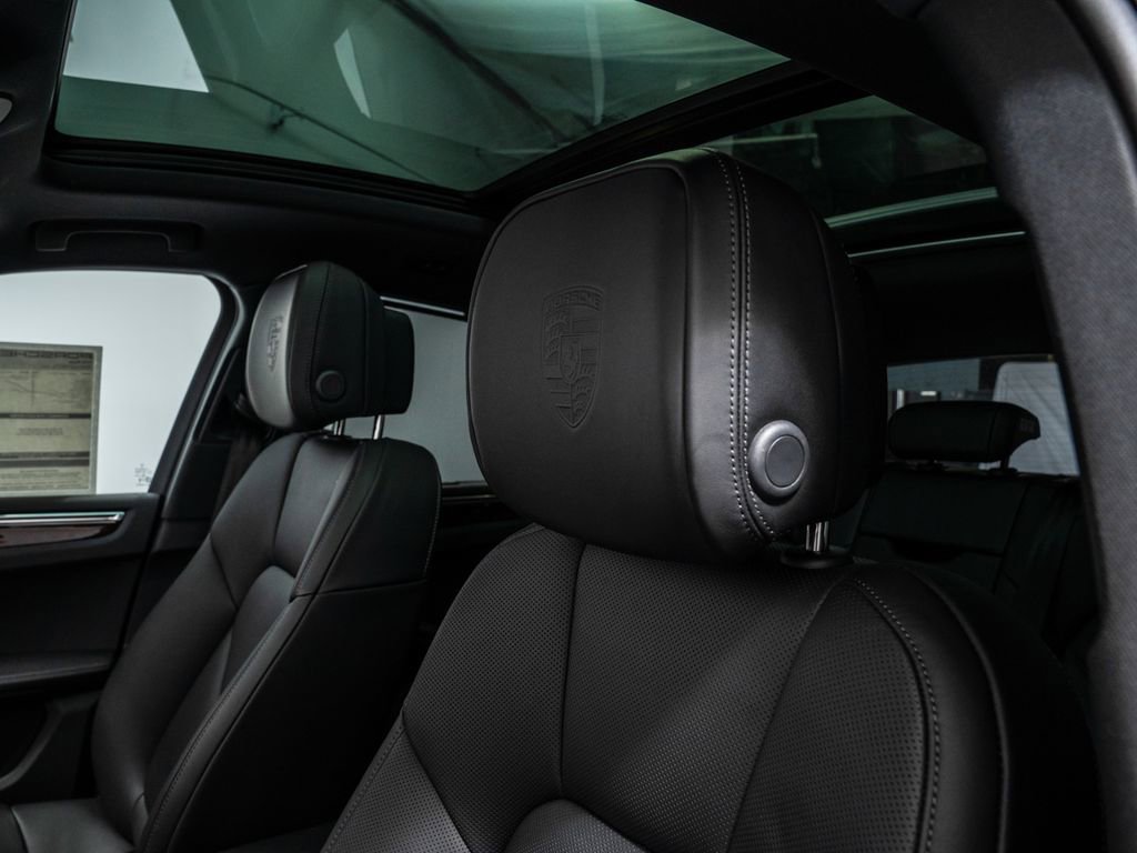 Used 2026 Porsche Macan image 26