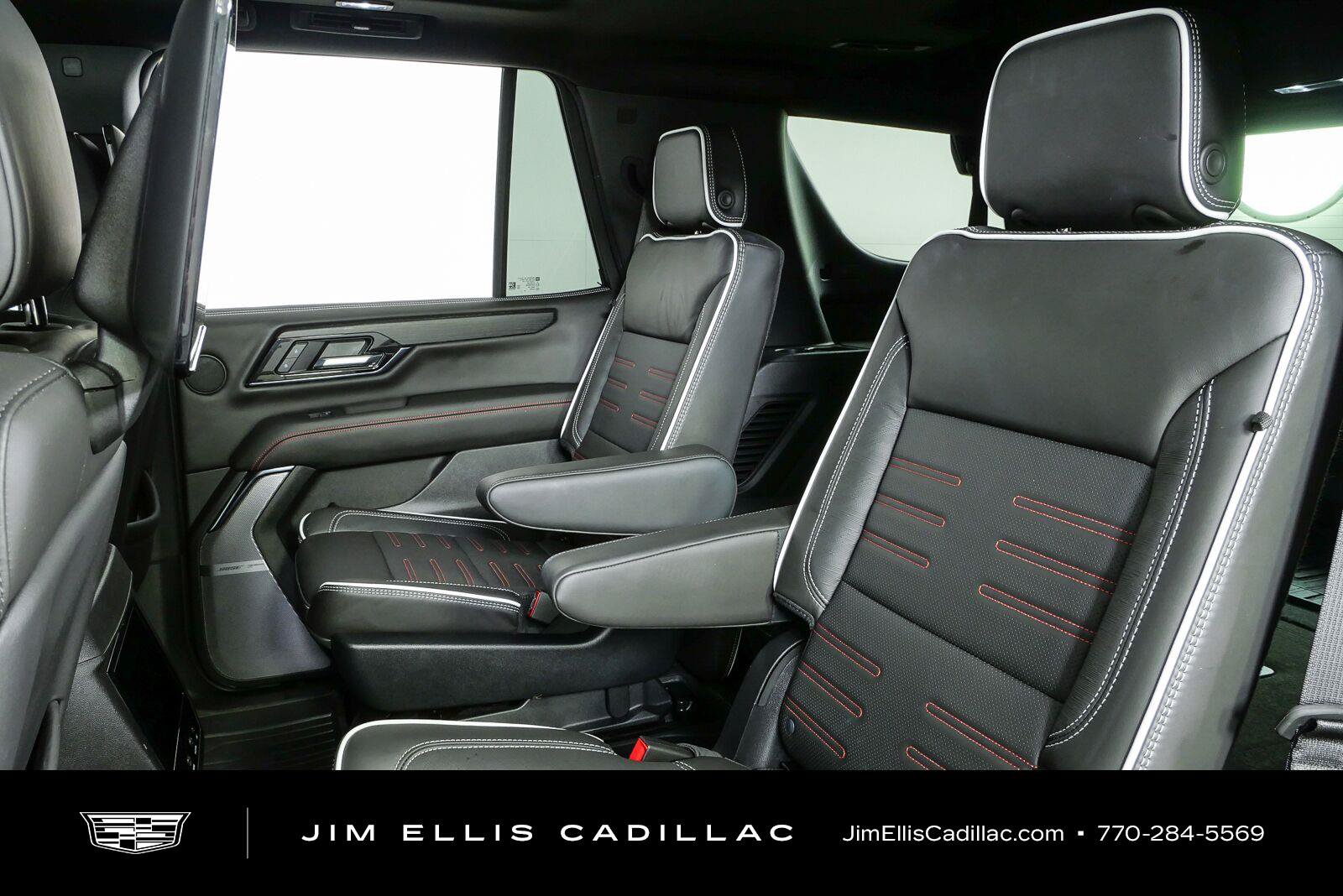 Used 2025 GMC Yukon AT4 Ultimate w/ LPO, Floor Liner Package AWD/4WD image 19