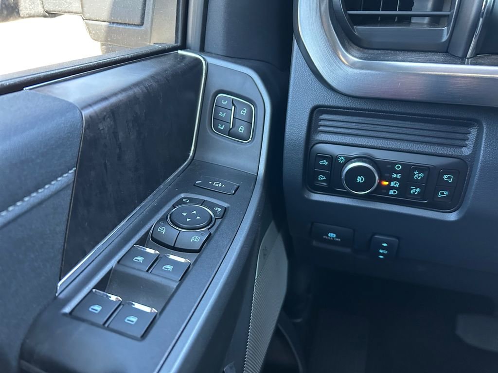Used 2025 Ford F250 Lariat w/ Lariat Ultimate Package AWD/4WD image 19