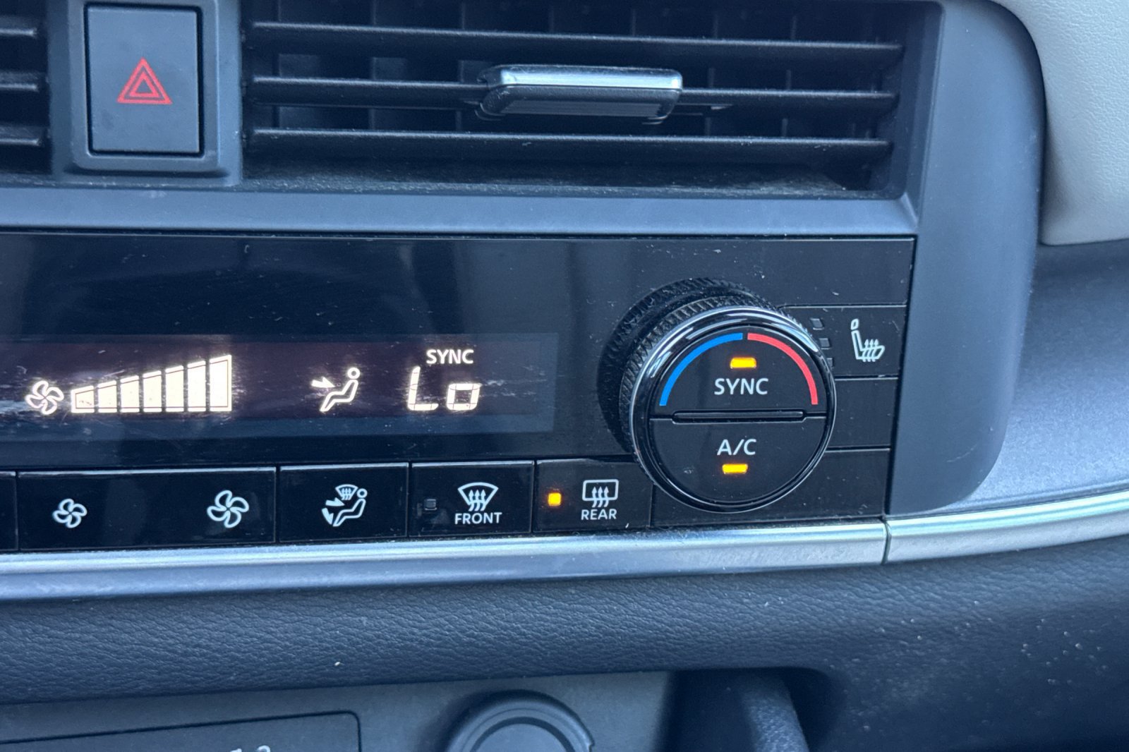 Certified 2024 Nissan Rogue SV w/ SV Premium Package FWD image 31