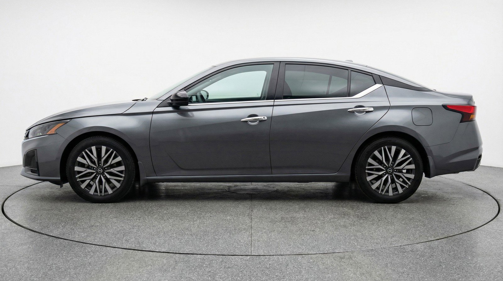 Used 2025 Nissan Altima 2.5 SV image 5