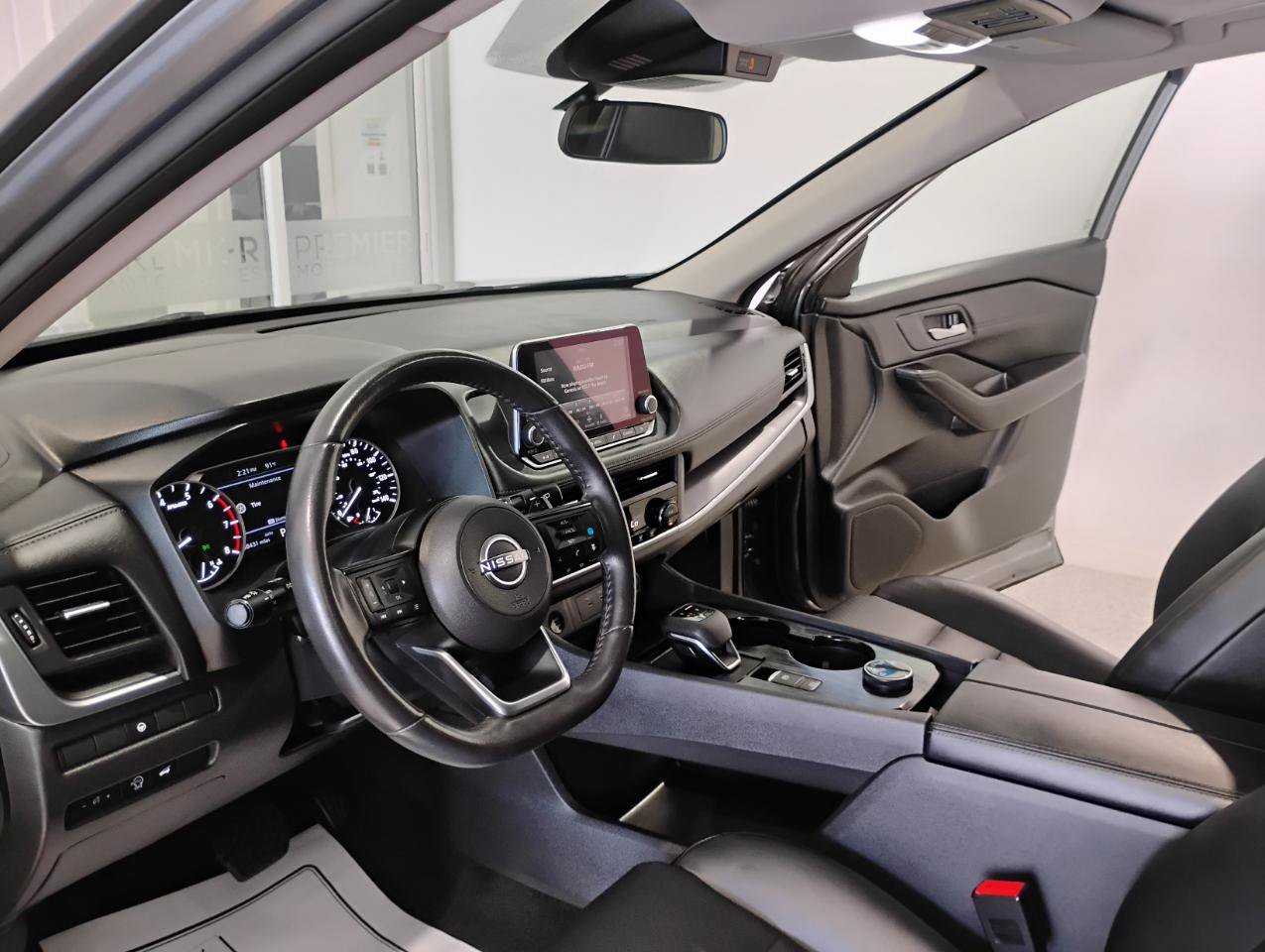 Used 2024 Nissan Rogue SV w/ SV Premium Package AWD/4WD image 53