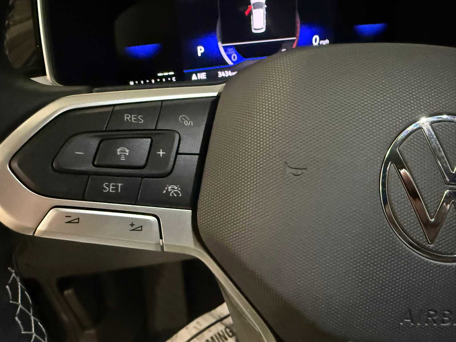 Certified 2025 Volkswagen Taos SE w/ Panoramic Sunroof Package image 29