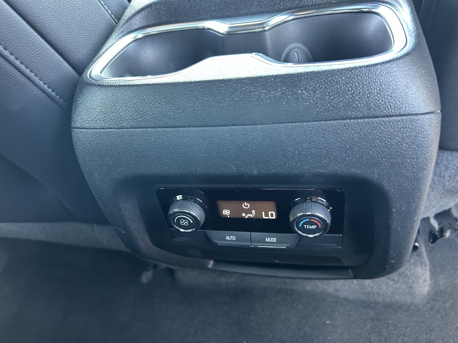 Certified 2025 Chevrolet Traverse LT FWD image 16