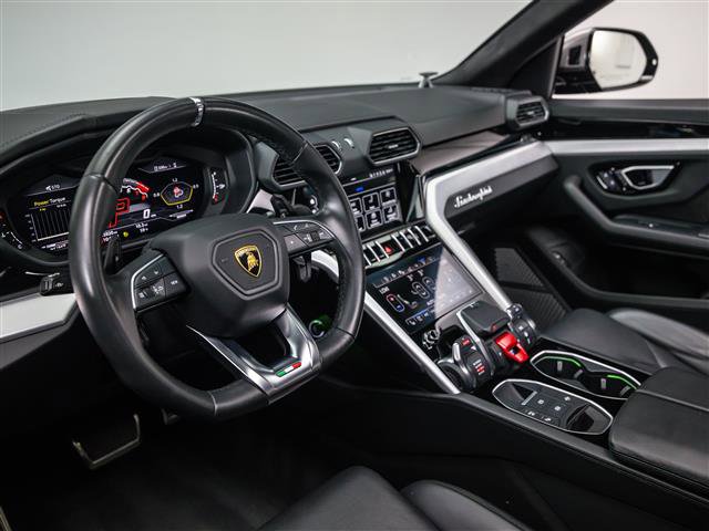 Used 2021 Lamborghini Urus image 20