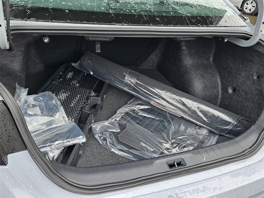 New 2025 Nissan Altima 2.5 SR image 11