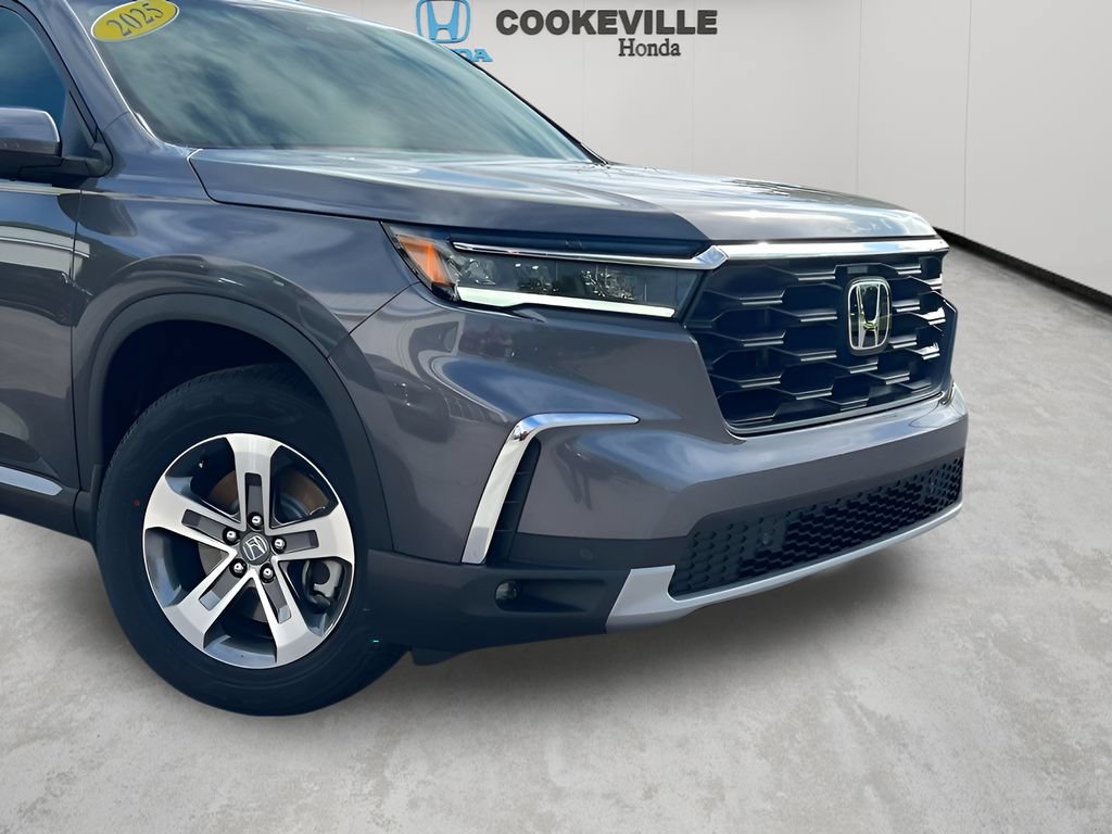Used 2025 Honda Pilot EX-L image 2