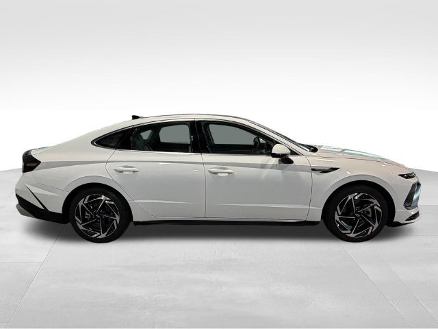 Used 2025 Hyundai Sonata SEL FWD image 4