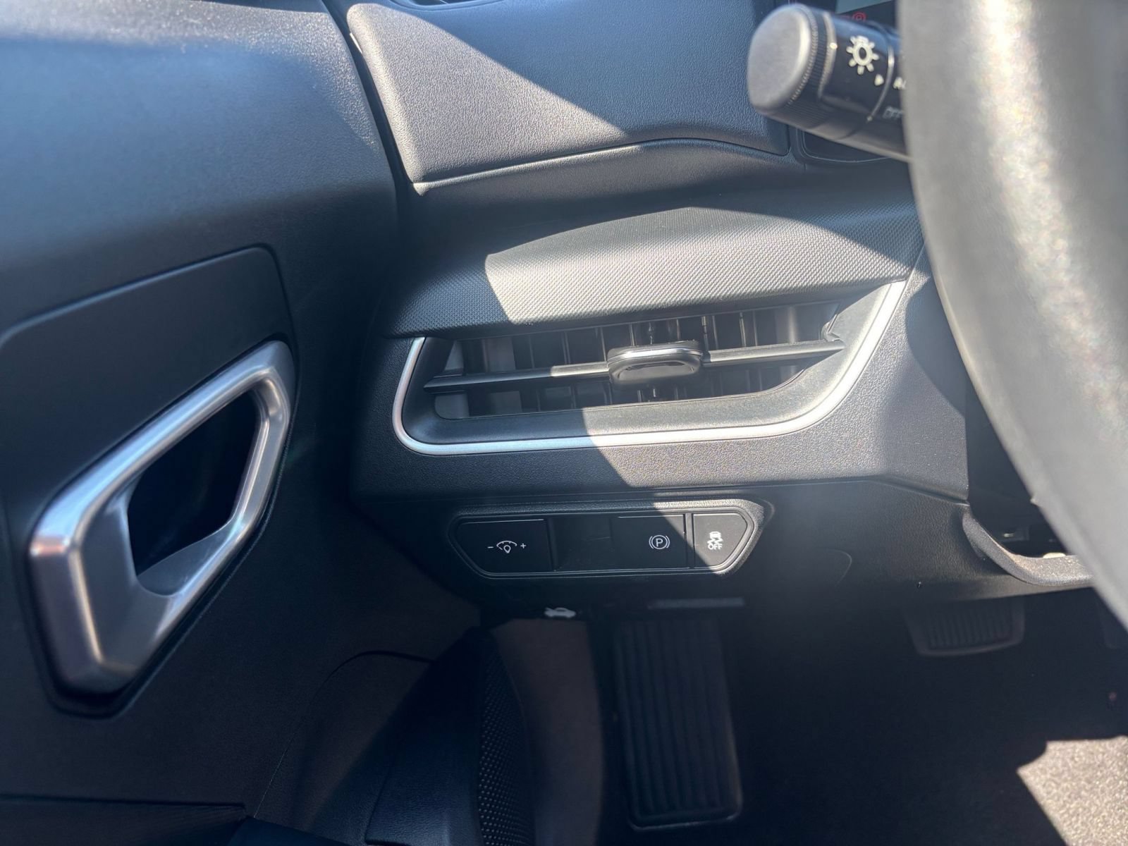 Used 2026 Kia K4 FWD image 32