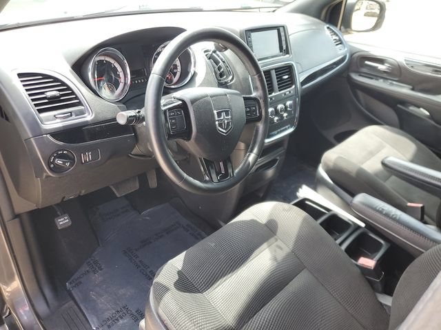 Used 2020 Dodge Grand Caravan SE FWD image 14