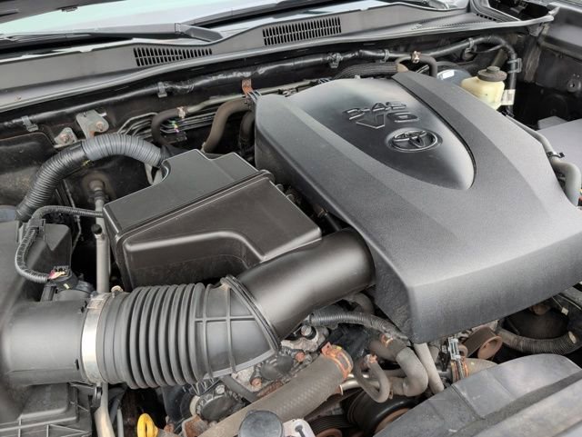 Used 2016 Toyota Tacoma Limited w/ Towing Package image 29