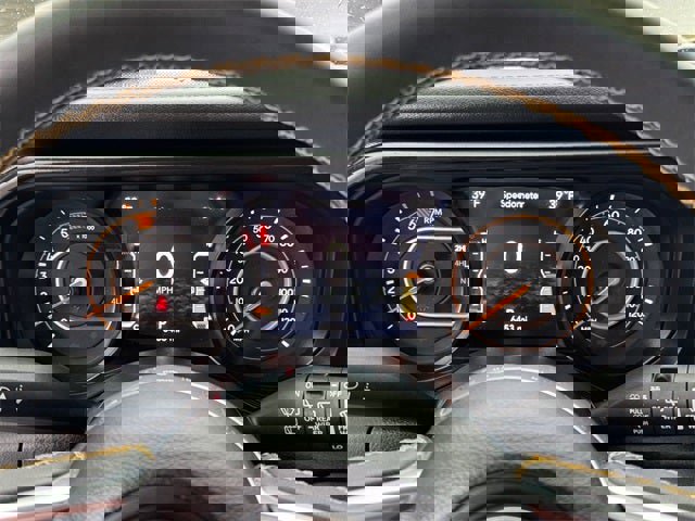 Used 2024 Jeep Wrangler Sahara image 19