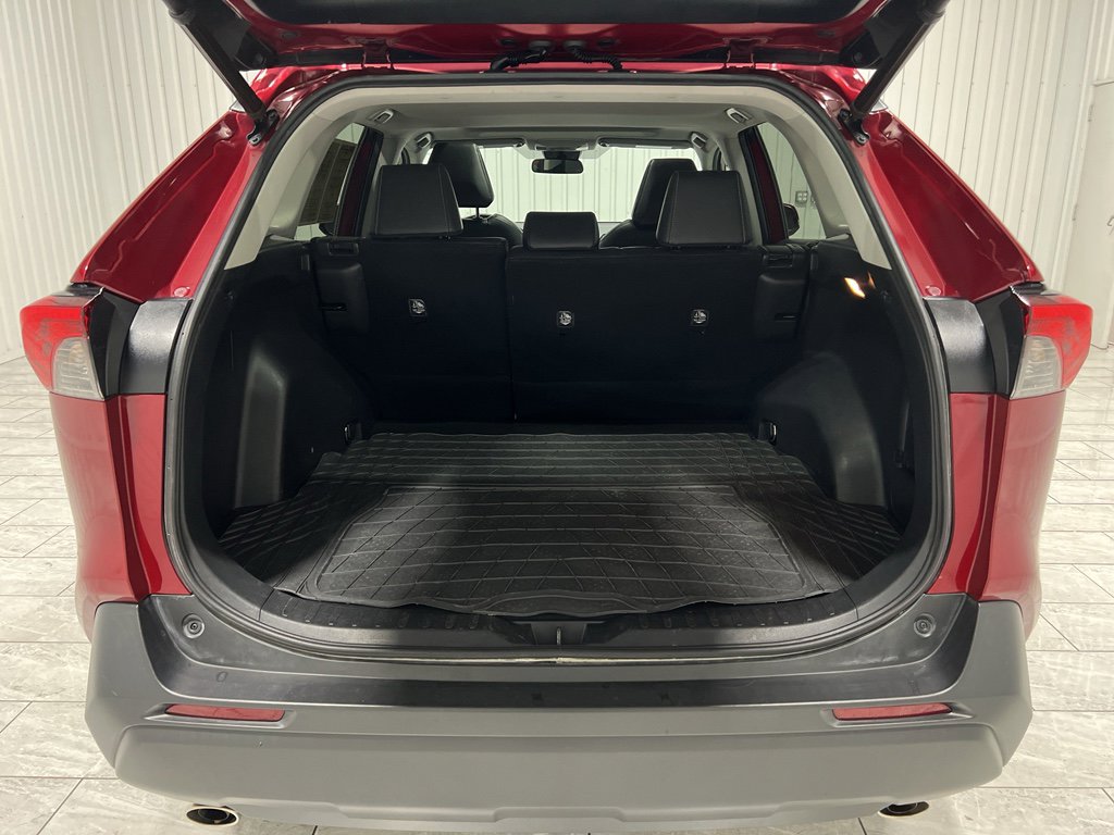 Used 2020 Toyota RAV4 XLE Premium image 24