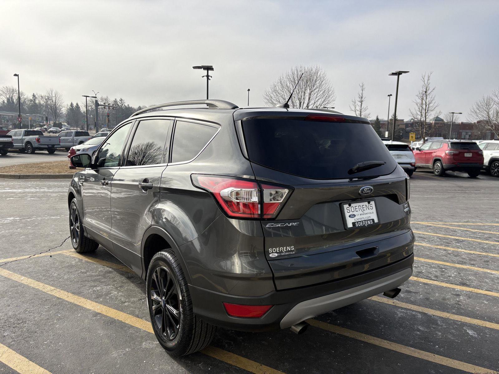 Used 2018 Ford Escape SE image 4
