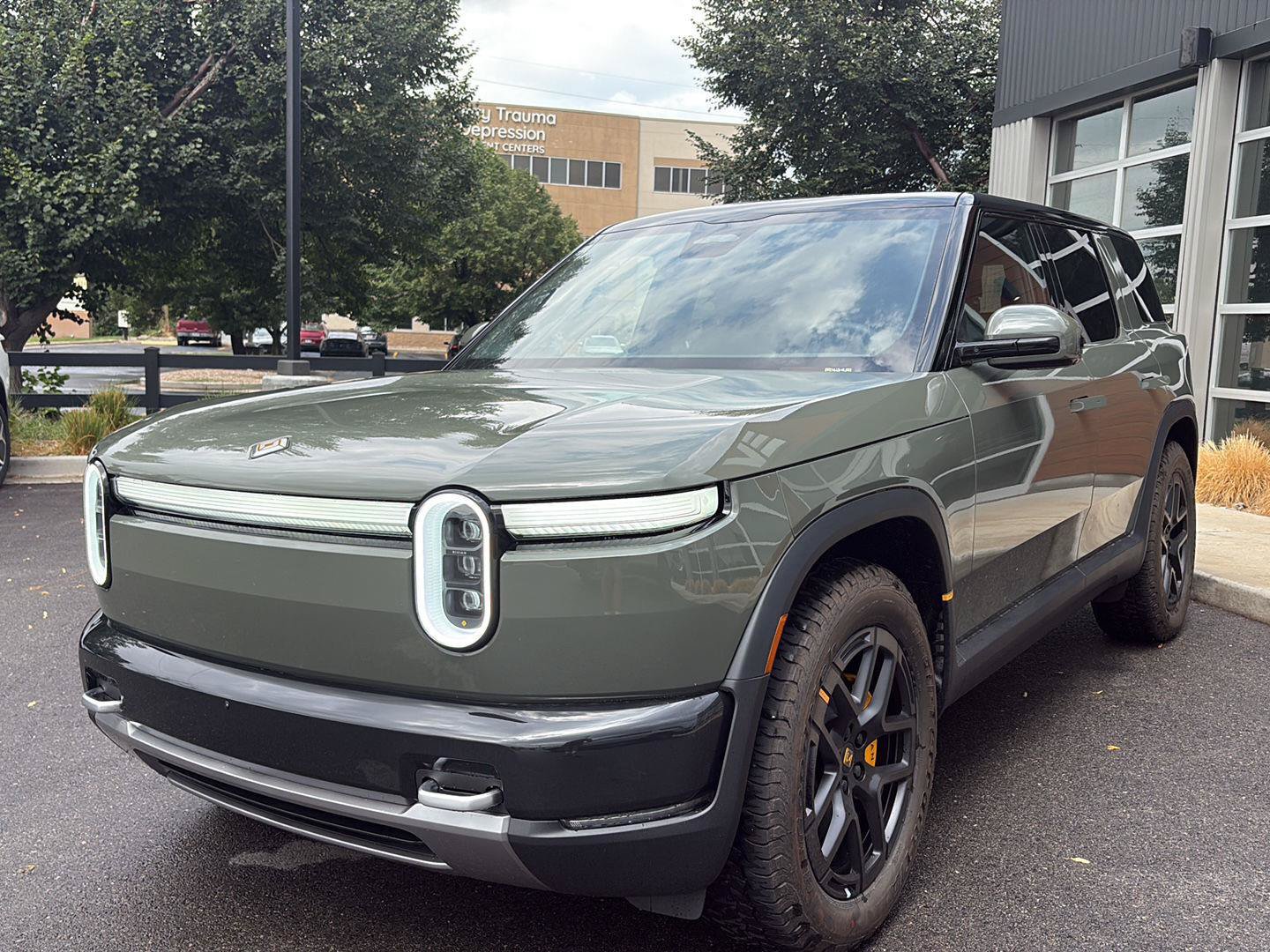 Used 2027 Rivian R2 Performance AWD/4WD image 4