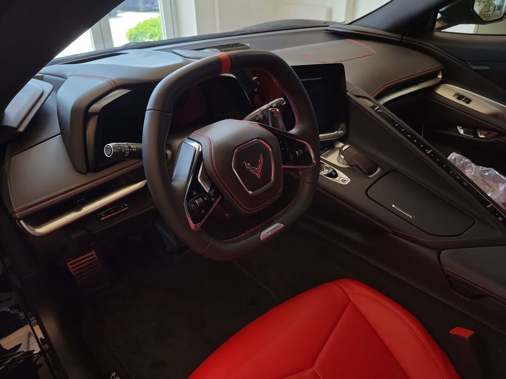 Used 2025 Chevrolet Corvette Z06 RWD image 7