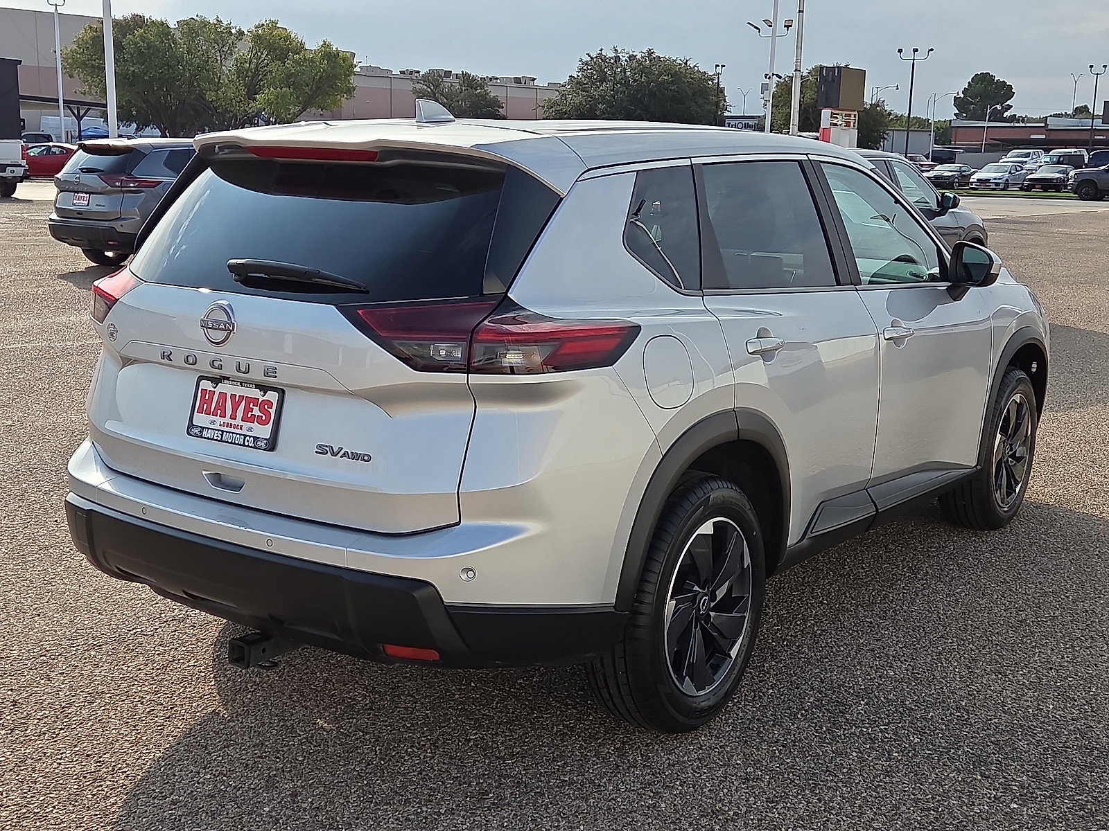 Used 2024 Nissan Rogue SV image 4
